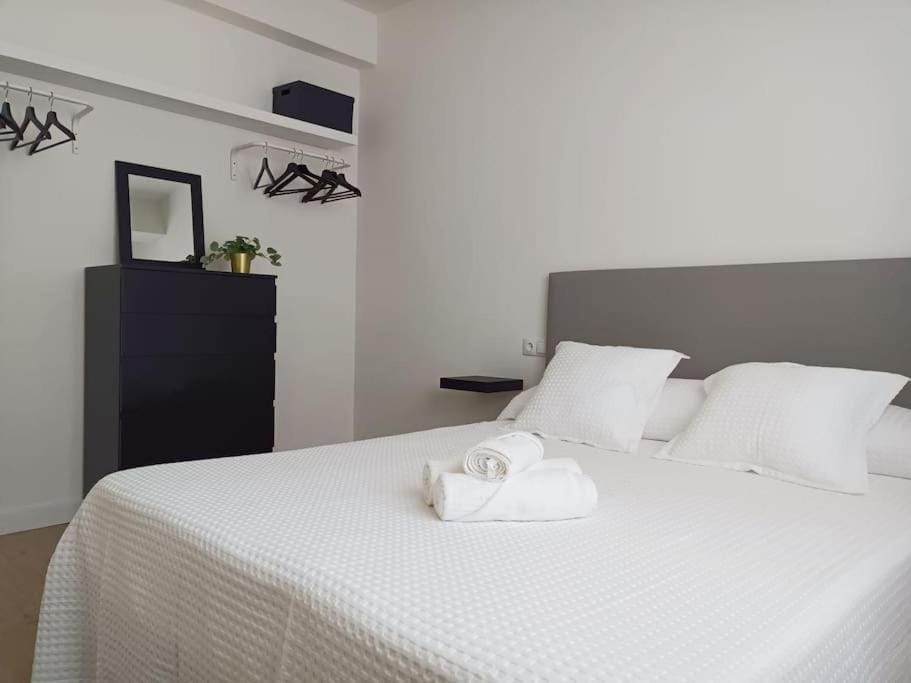 Bed, Photo of the whole room, Bedroom, towels, wardrobe