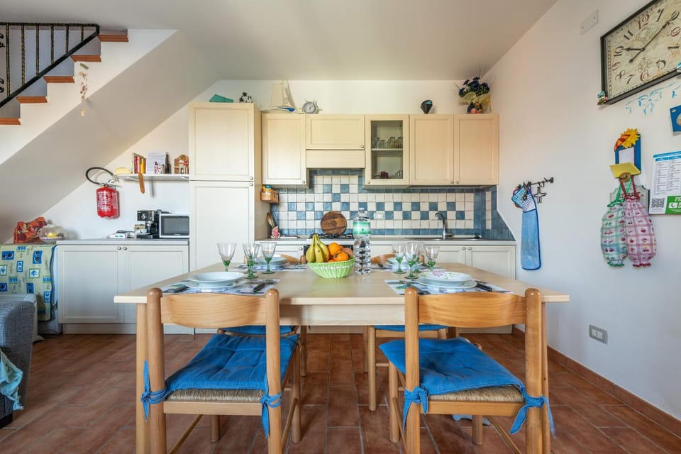 Property building, Kitchen or kitchenette, Living room