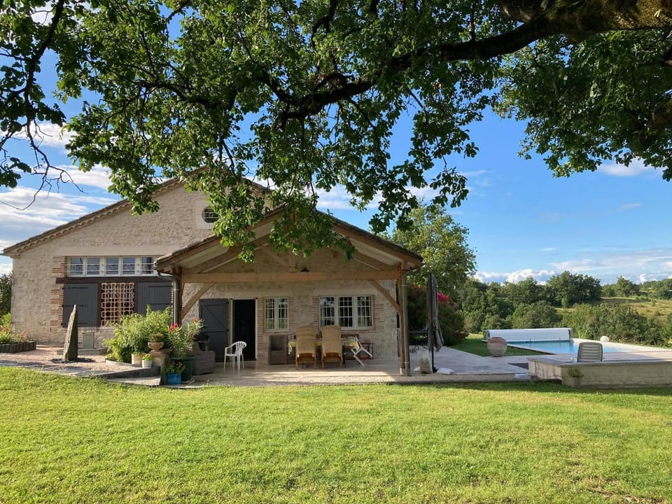 Property building, Patio, Swimming pool, Breakfast