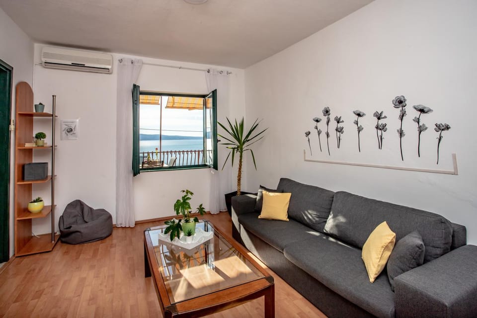 Summer Omiš apartment Apartment in Split-Dalmatia County