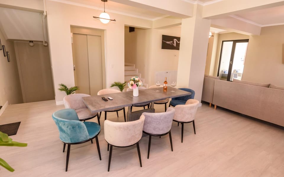 Living room, Seating area, Dining area, wardrobe, elevator
