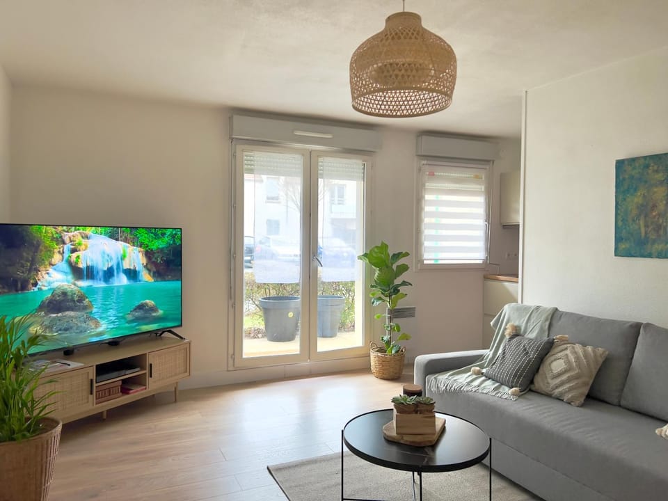 TV and multimedia, Living room, Seating area