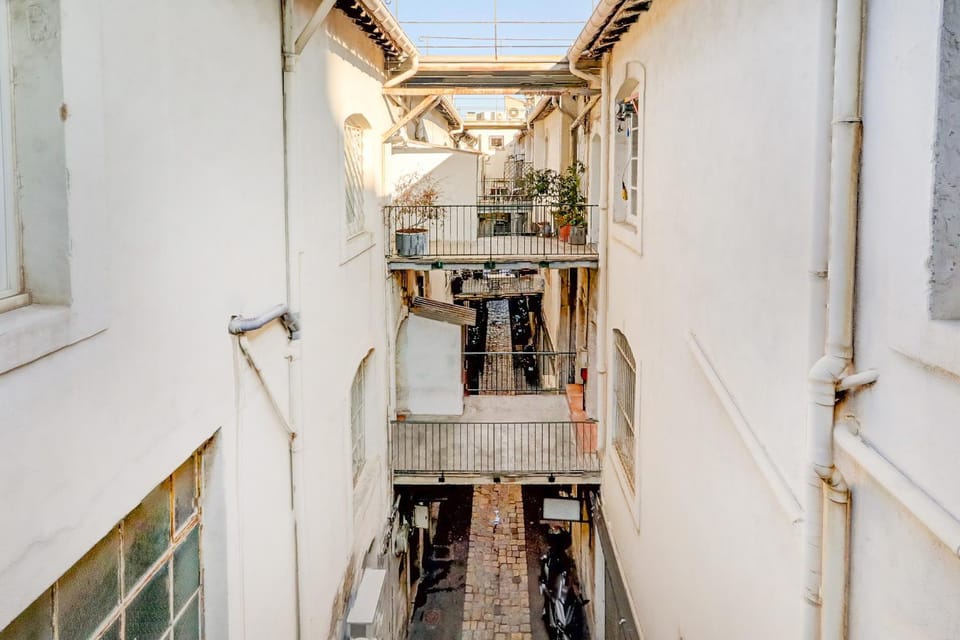 Property building, City view