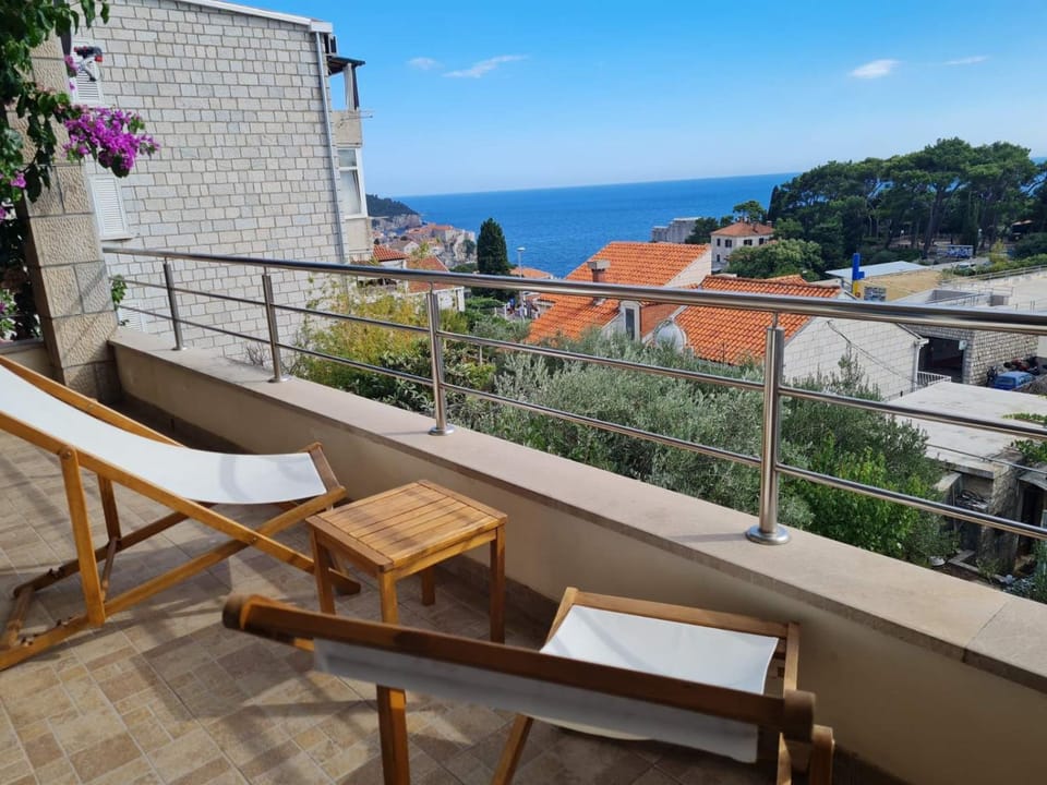 Day, View (from property/room), Balcony/Terrace, Seating area, Sea view