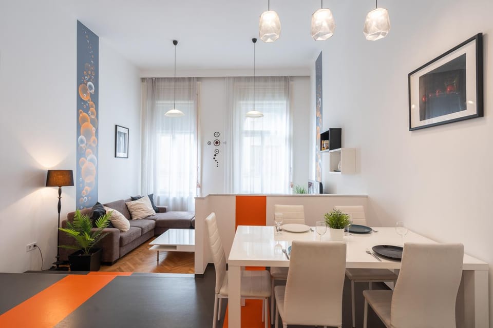 TV and multimedia, Living room, Dining area