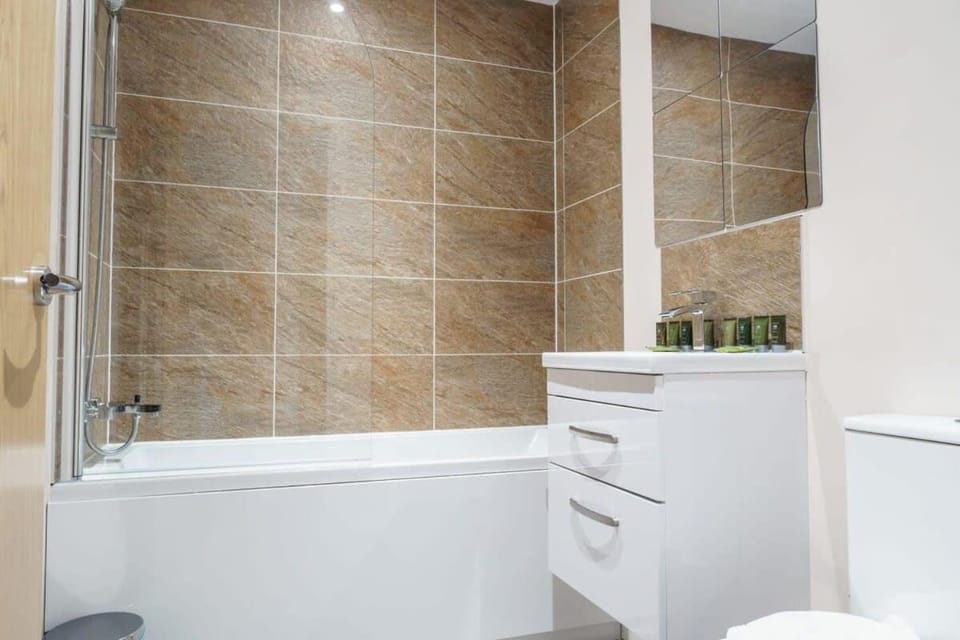 Fantastic 1 Bed Apartment Manchester - Sleeps 2 Apartment in Salford