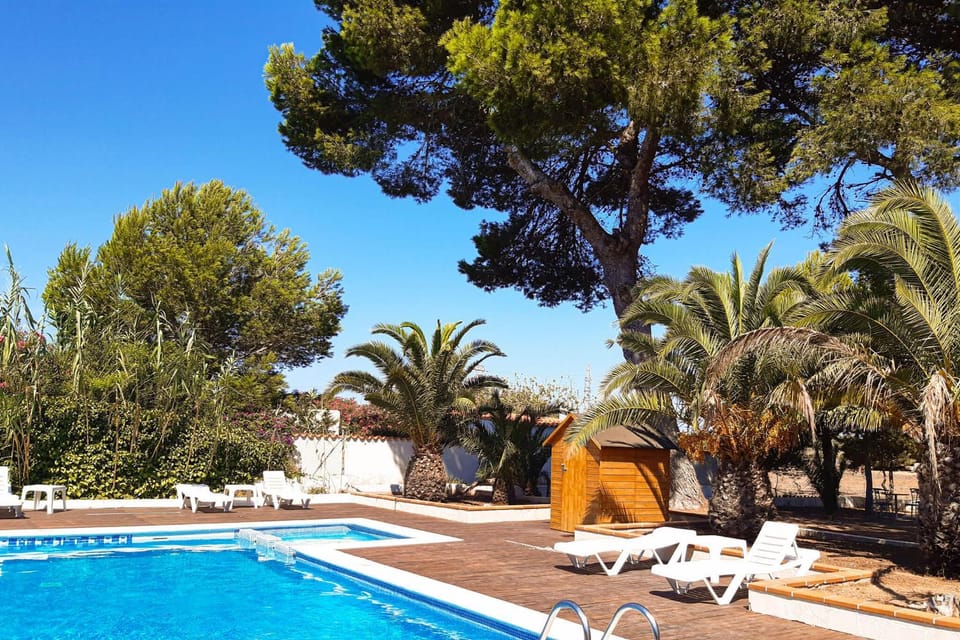Off site, Garden, Area and facilities, Swimming pool