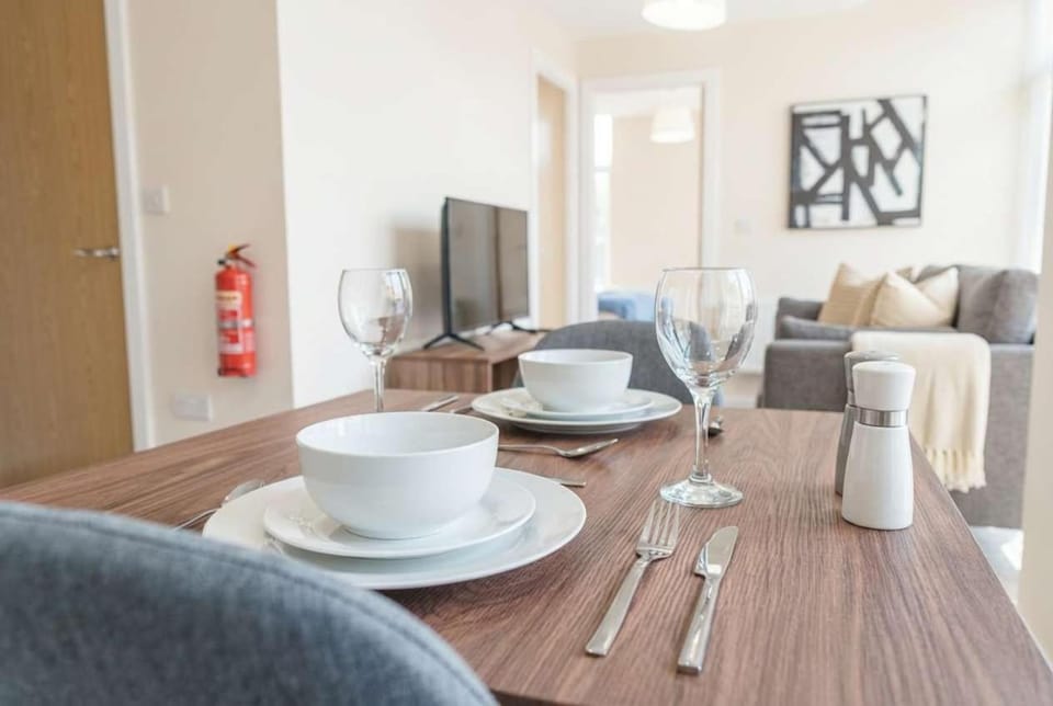 Bright 1 Bed Apartment Manchester - Sleeps 2 Apartment in Salford