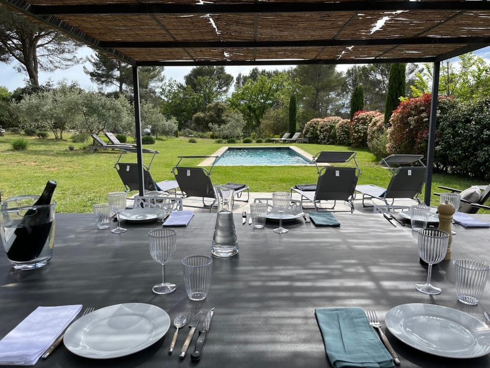 BBQ facilities, Dining area, Pool view