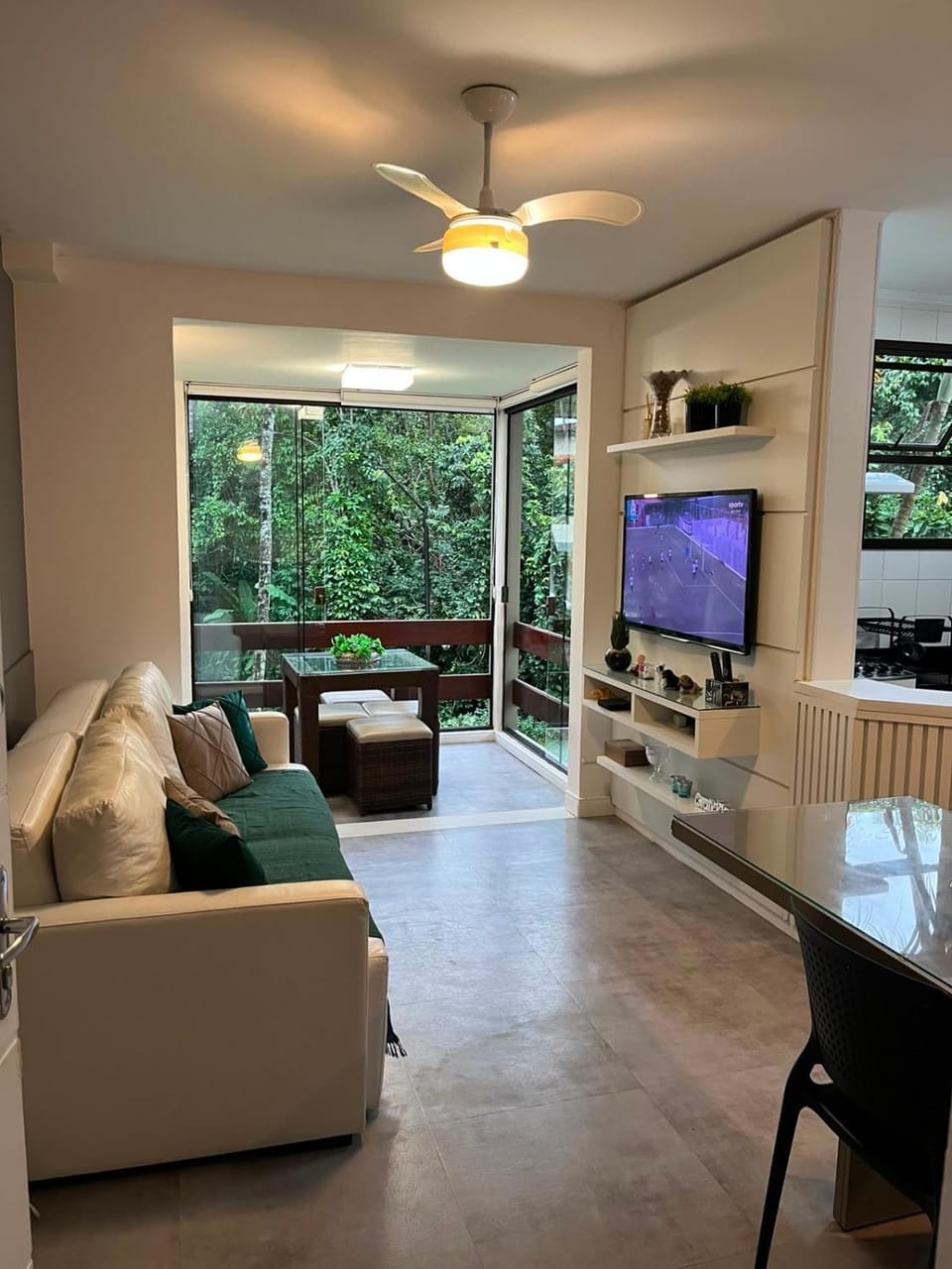 Communal lounge/ TV room