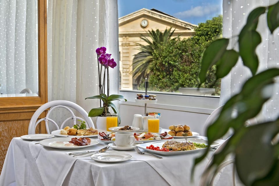 Restaurant/places to eat, Restaurant/places to eat, Food and drinks, Food, Breakfast