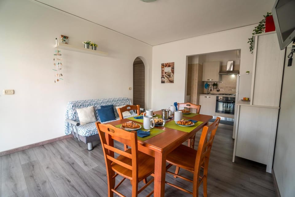 TV and multimedia, Kitchen or kitchenette, Dining area, kitchen, kitchen