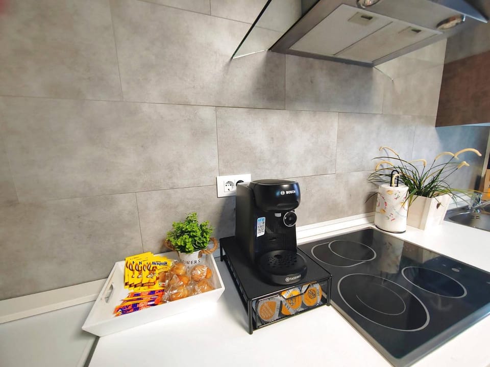 Coffee/tea facilities, Kitchen or kitchenette, Food and drinks, Food, minibar, stove, toaster