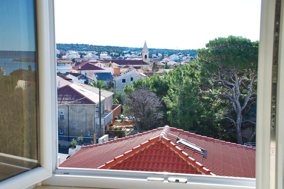 Neighbourhood, Natural landscape, City view, Street view