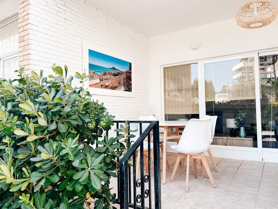 A un paso de la playa con piscina privada Apartment in Marina Baixa