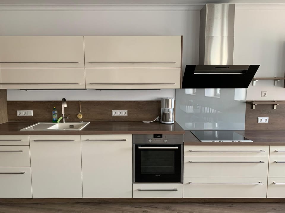 Kitchen or kitchenette, dishwasher, pet friendly, stove