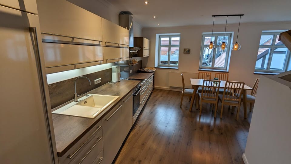 Kitchen or kitchenette, Dining area, dishwasher, pet friendly, stove