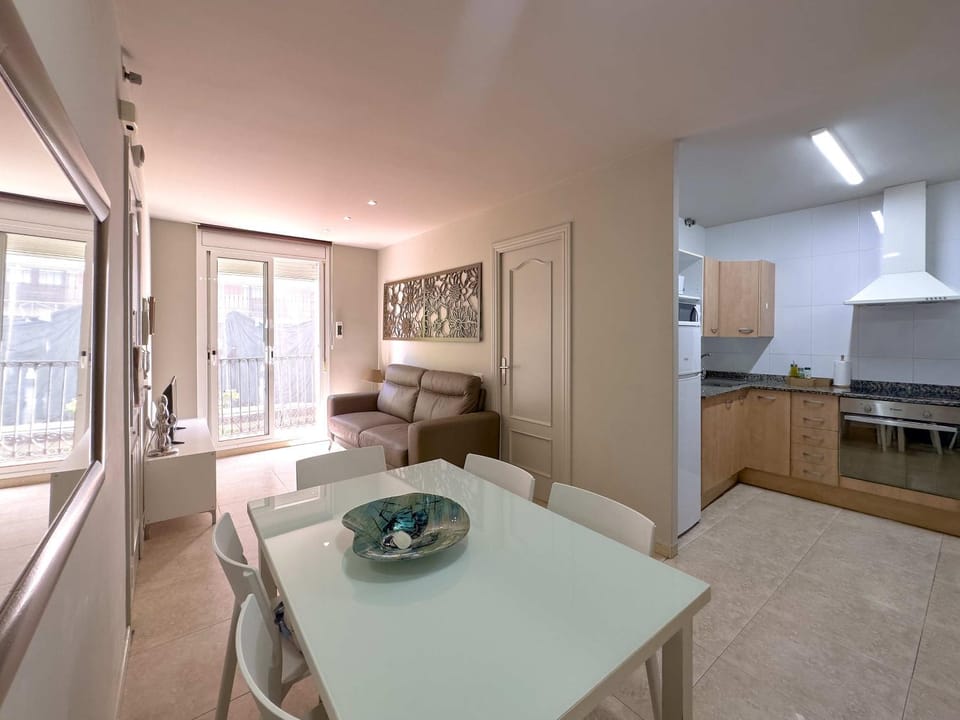 Kitchen or kitchenette, Dining area, pet friendly, stove