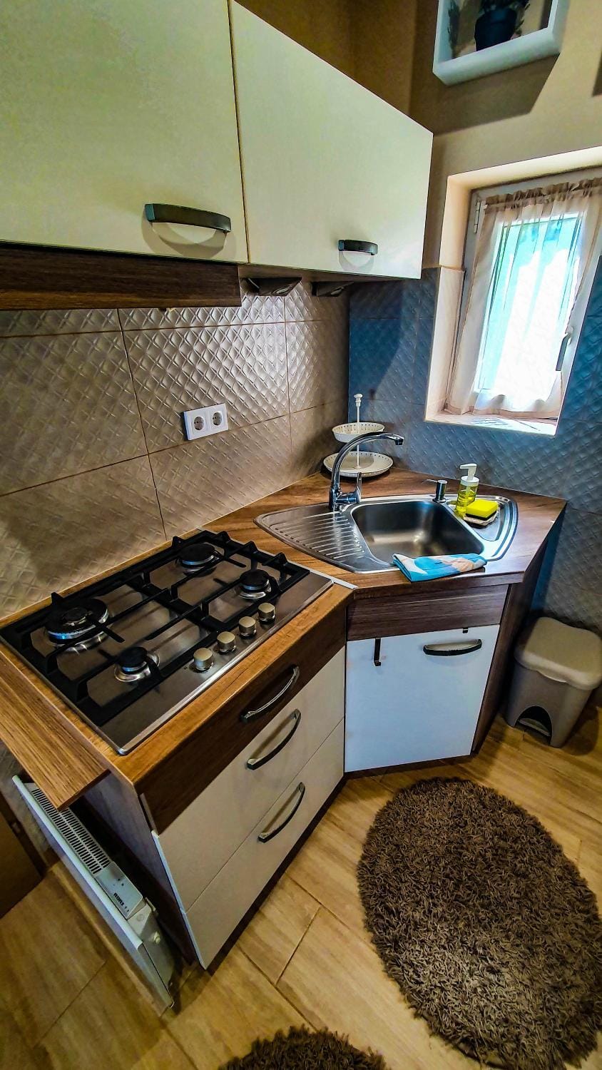 Kitchen or kitchenette