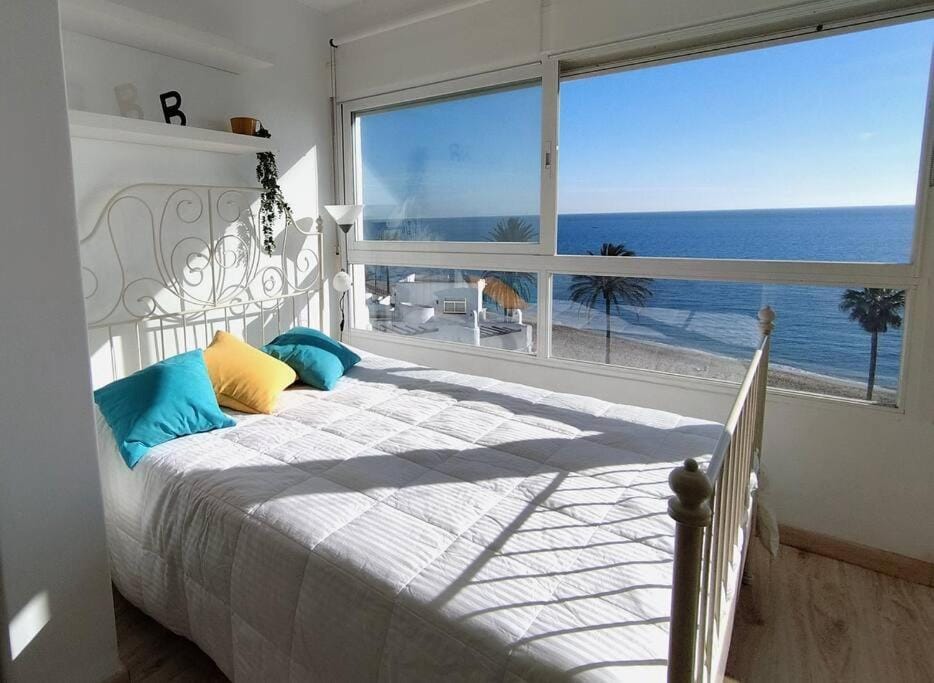 Bed, Natural landscape, View (from property/room), Photo of the whole room, Bedroom, Sea view
