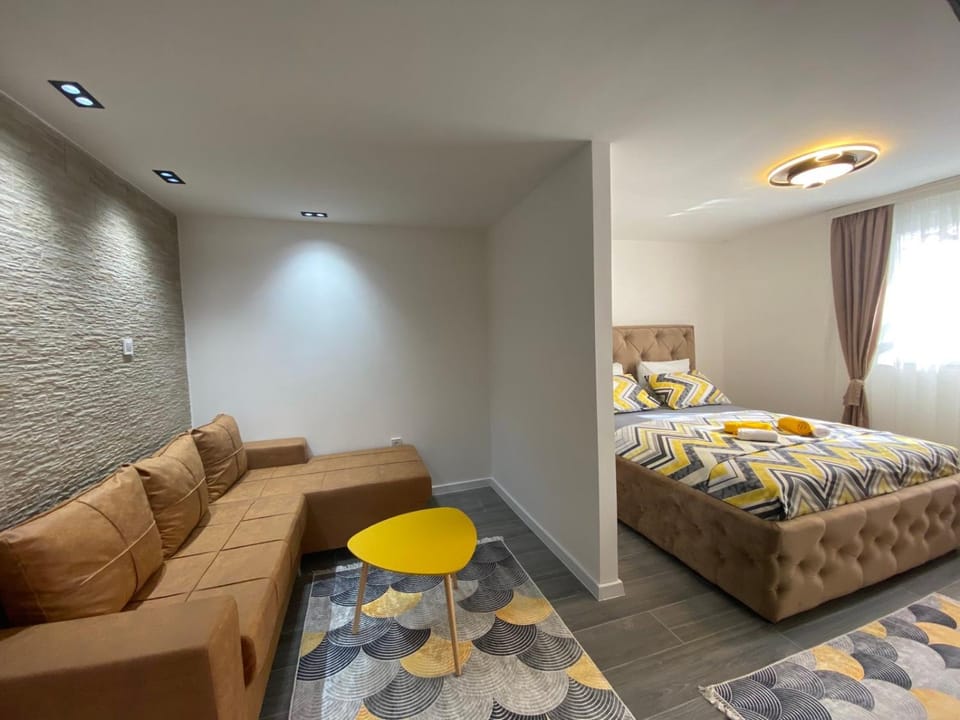 Bed, Living room, Photo of the whole room, Seating area, Bedroom