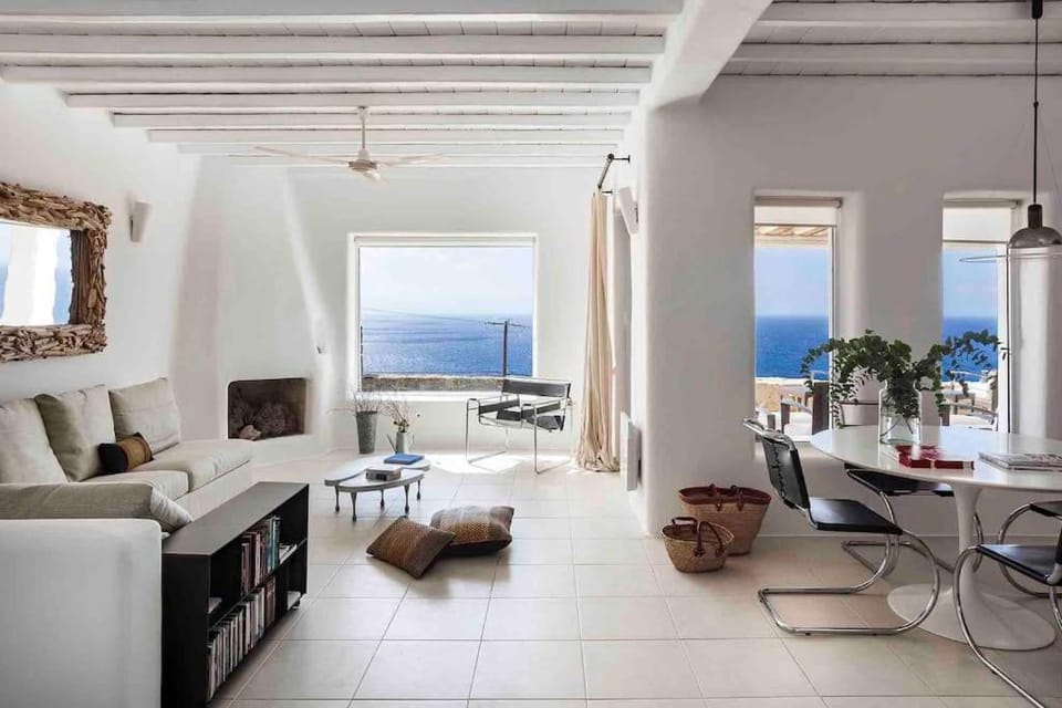 Elegant Seaside Villa, great views, infinity pool, Lia, Mykonos Villa in Decentralized Administration of the Aegean