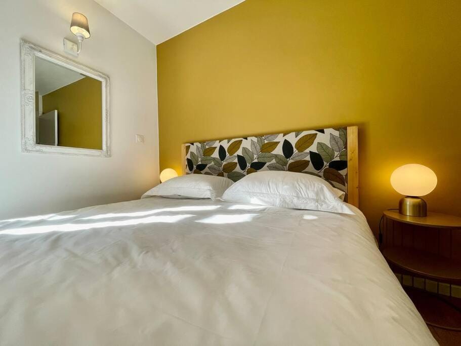 Bed, Bedroom