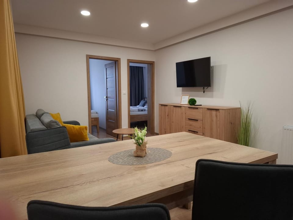 TV and multimedia, Dining area
