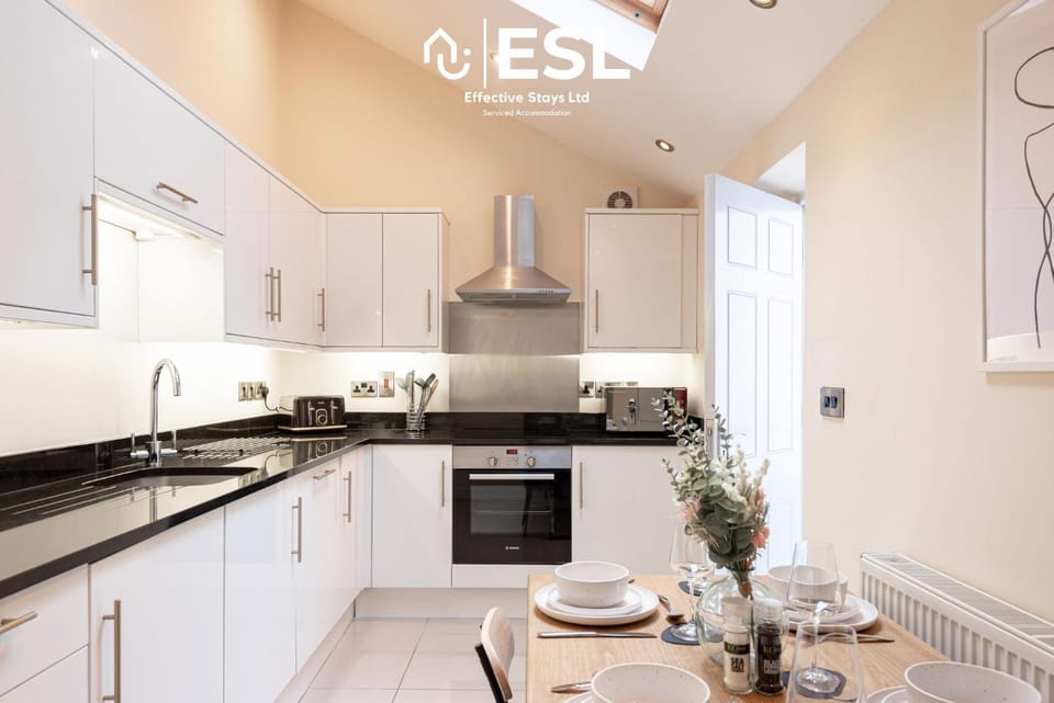 Kitchen or kitchenette, Dining area, dishwasher, minibar, pet friendly, stove, toaster