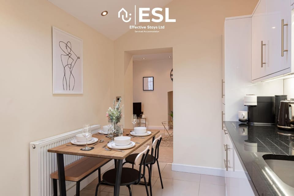 Coffee/tea facilities, Kitchen or kitchenette, Dining area, minibar, pet friendly, stove, toaster