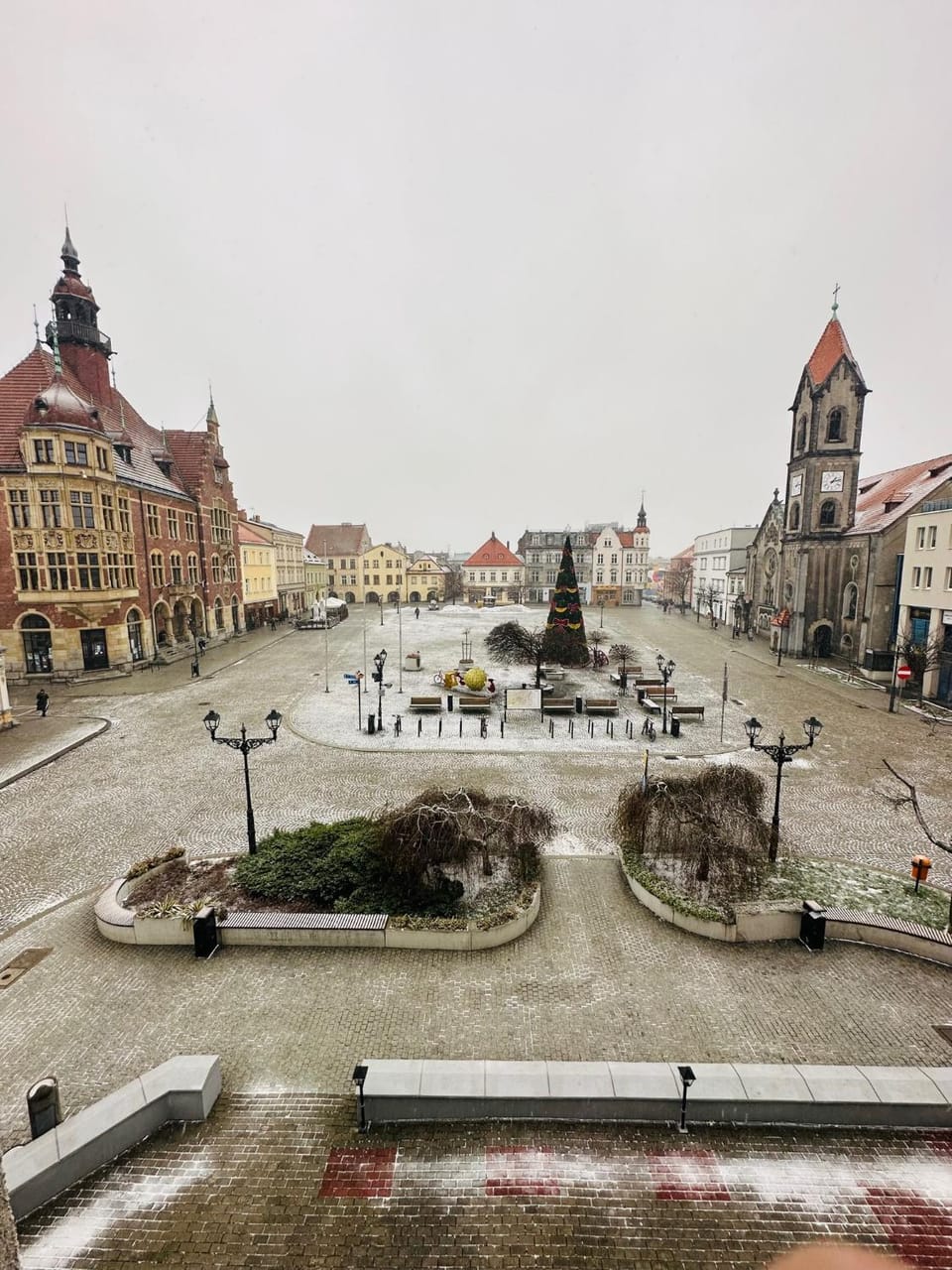 Nearby landmark, Neighbourhood, City view, Landmark view, Street view, Location
