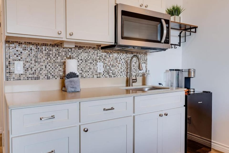 Unit 25 Waena Inn - Maui Private Suite Apartment in Wailuku