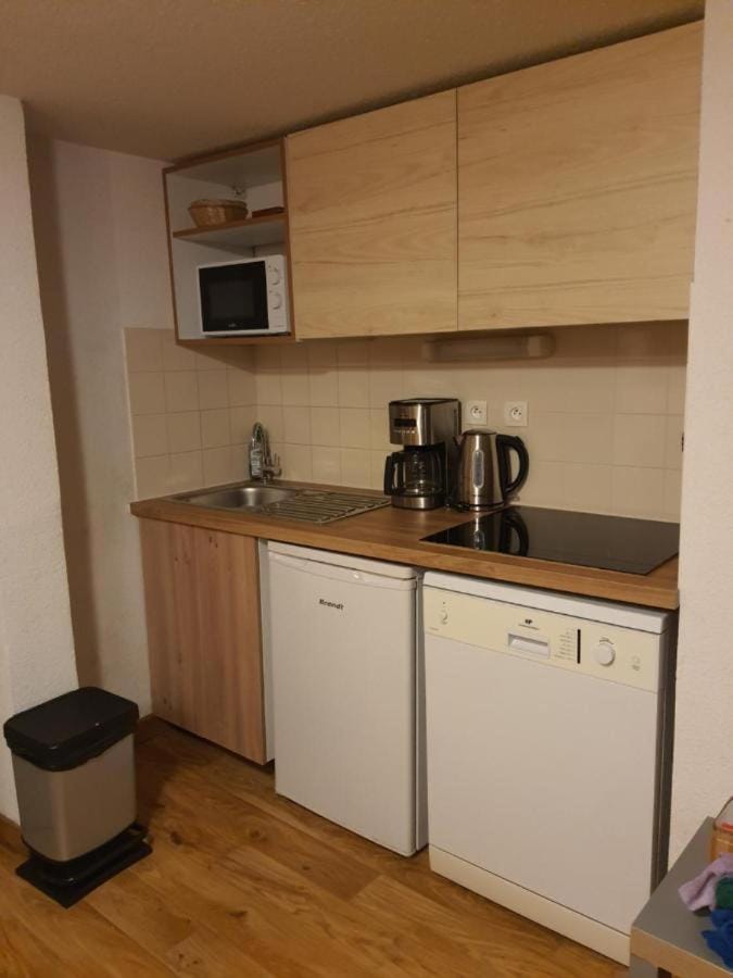 Coffee/tea facilities, Kitchen or kitchenette, minibar, stove