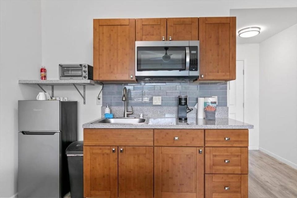 Unit 12 Waena Inn Newly Renovated Maui Private Suite Apartment in Wailuku