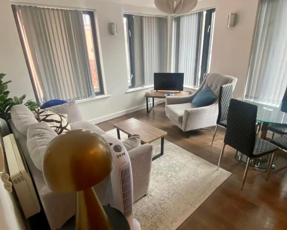 2 Bed Flat Near Deansgate Apartment in Salford