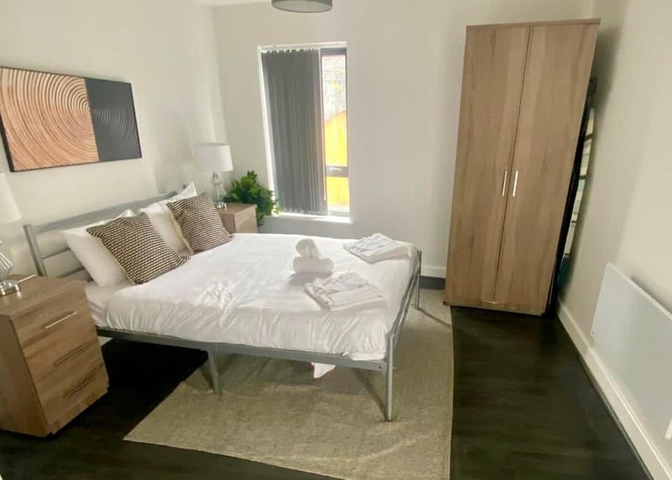 2 Bed Flat Near Deansgate Apartment in Salford