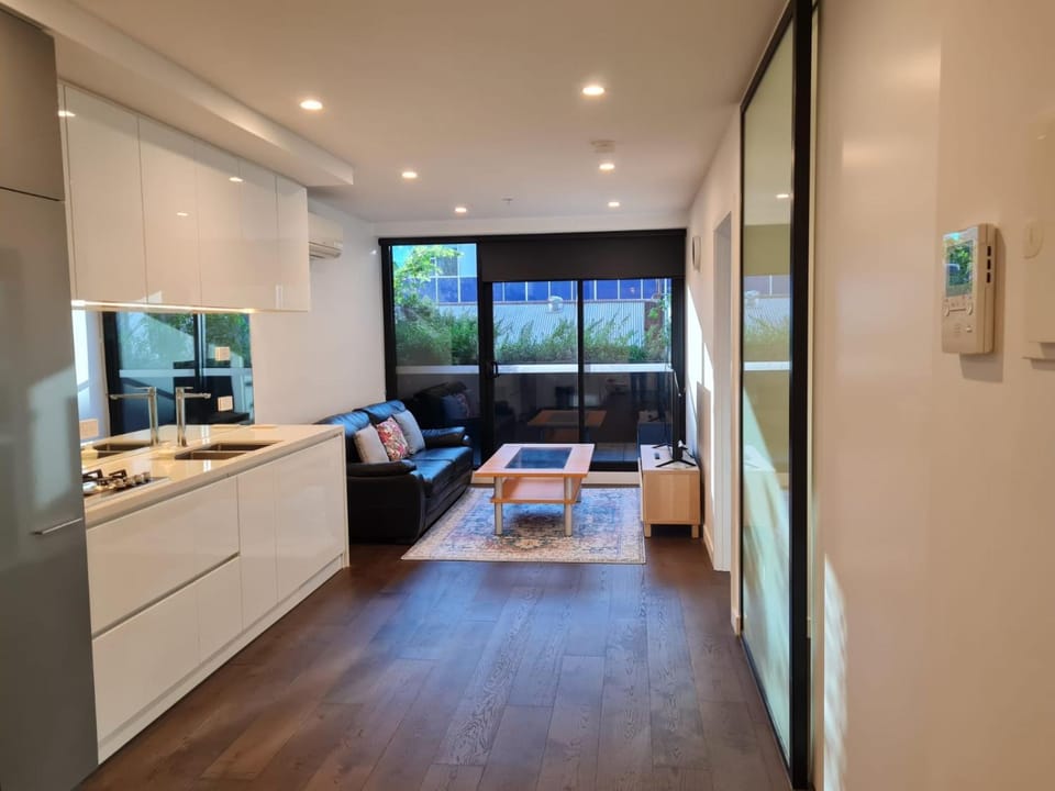 Kitchen or kitchenette, Living room, Seating area