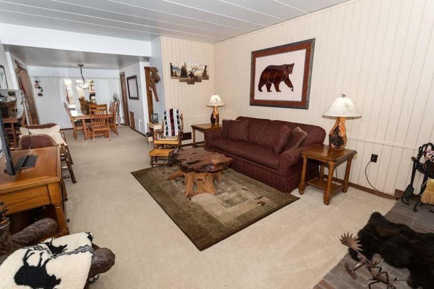 Cozy Seven Springs 1 Bedroom Deluxe Condo Sleeps 4 Apartment in Seven Springs