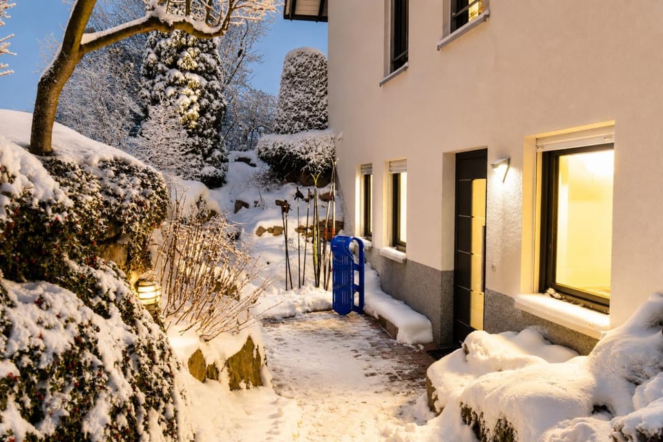 Facade/entrance, Winter, Balcony/Terrace