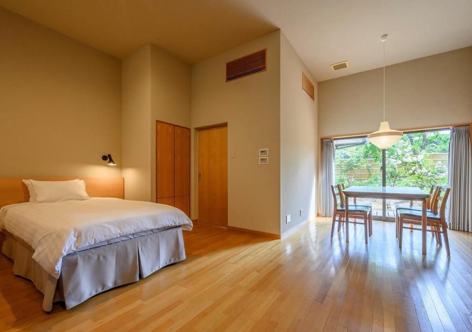Bed, Living room, Bedroom
