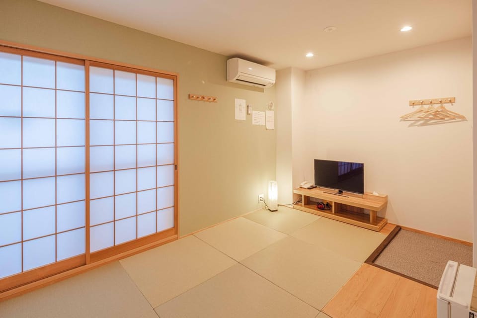 TV and multimedia, air conditioner