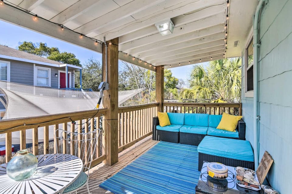 Galveston Retreat w/ Backyard & Patio! House in Galveston Island