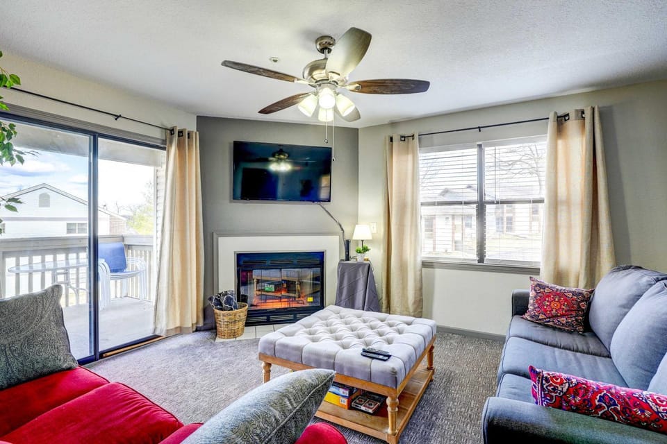 Beautiful Branson Condo with Golf and Pool Access! Apartment in Branson