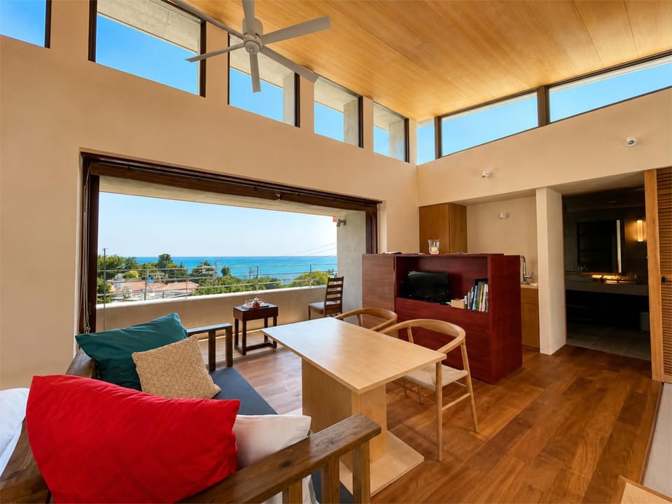 水と共に過ごすスモールヴィラ　かふーわ知念　 Villa in Okinawa Prefecture