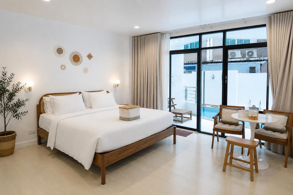 Beachfront Pool Access Apartment FREE Disney Plus Apartment in Chon Buri Changwat
