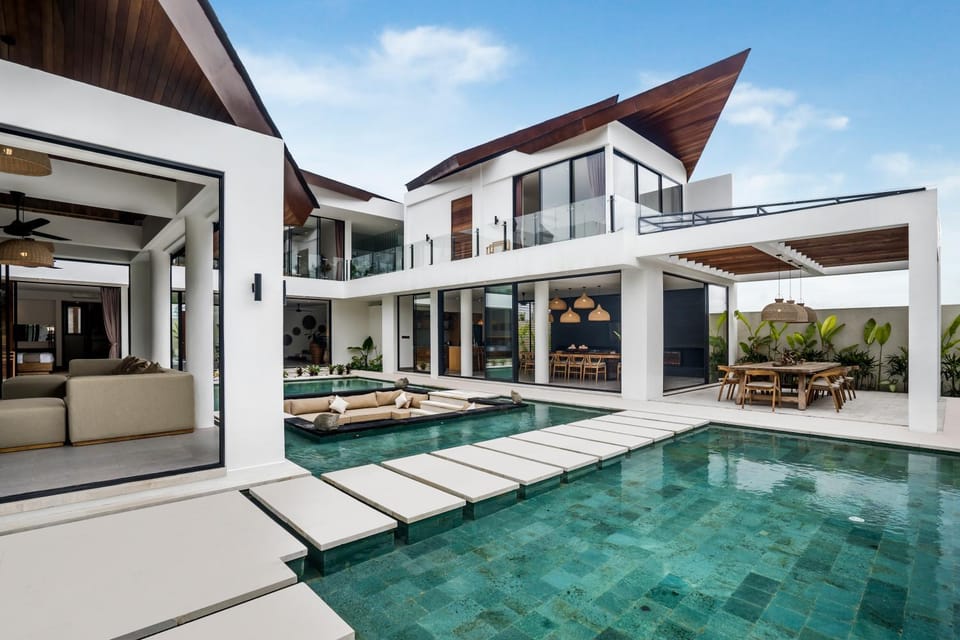 Property building, View (from property/room), Pool view, Swimming pool, sunbed
