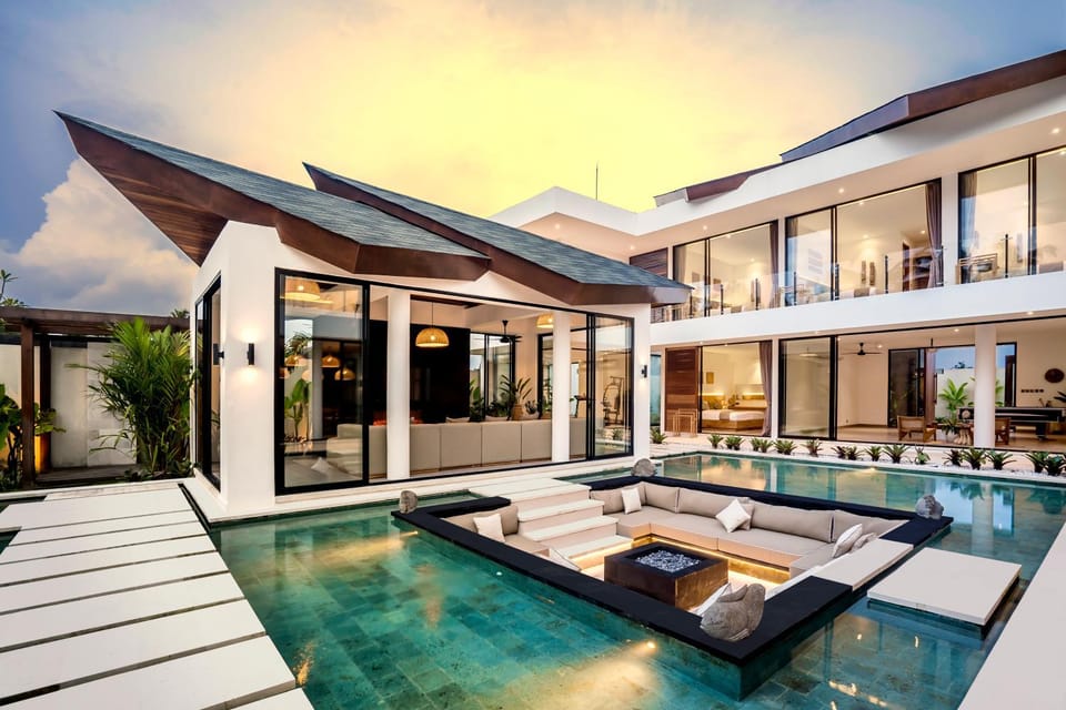 Property building, Seating area, Pool view, Swimming pool, sunbed