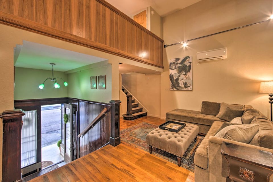 Updated Apartment in Historic Dtwn Marshall! Apartment in Marshall