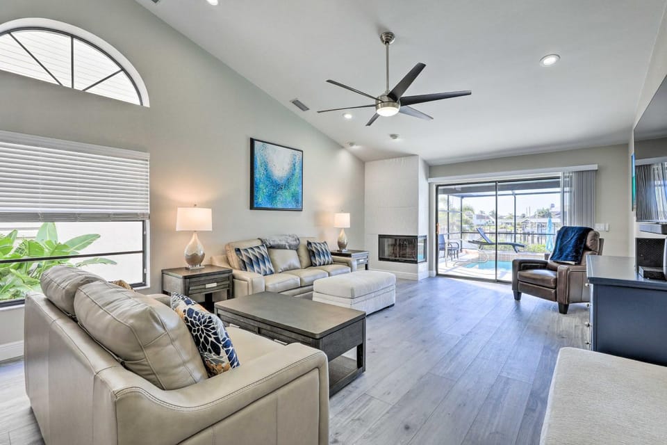 Private Dock & Saltwater Pool: Apollo Beach House House in Apollo Beach