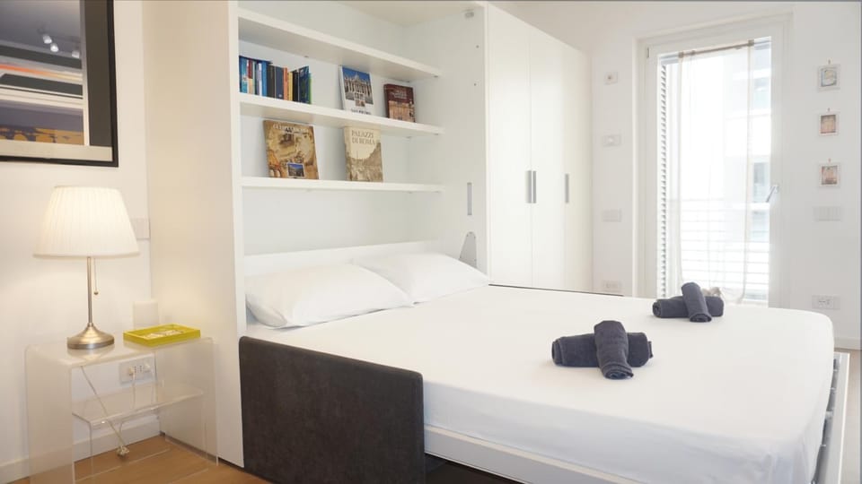 Bedroom, towels